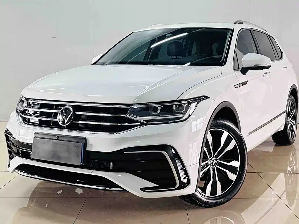 Volkswagen Tiguan L 2024 — фото 1
