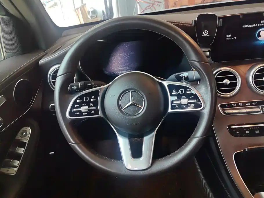 Mercedes-Benz GLC 2020 — фото 15