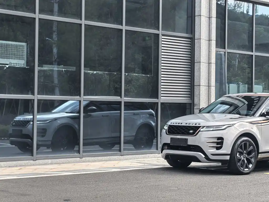 Land Rover Evoque 2024 — фото 10