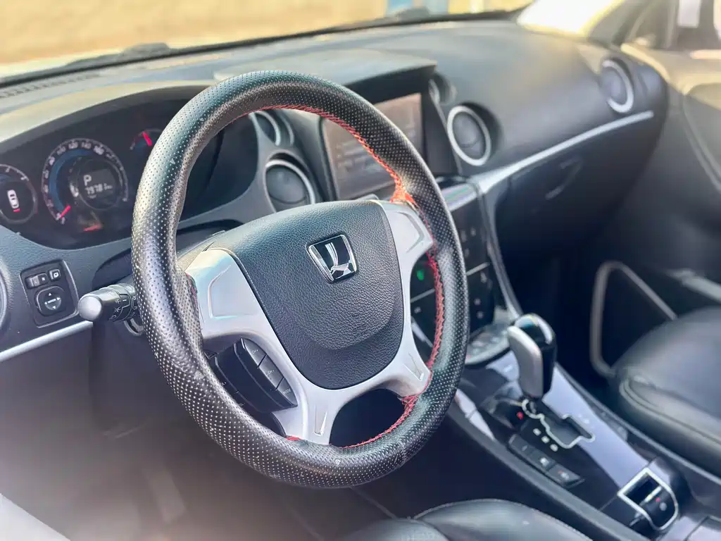 Luxgen Big 7 SUV 2017 — фото 20
