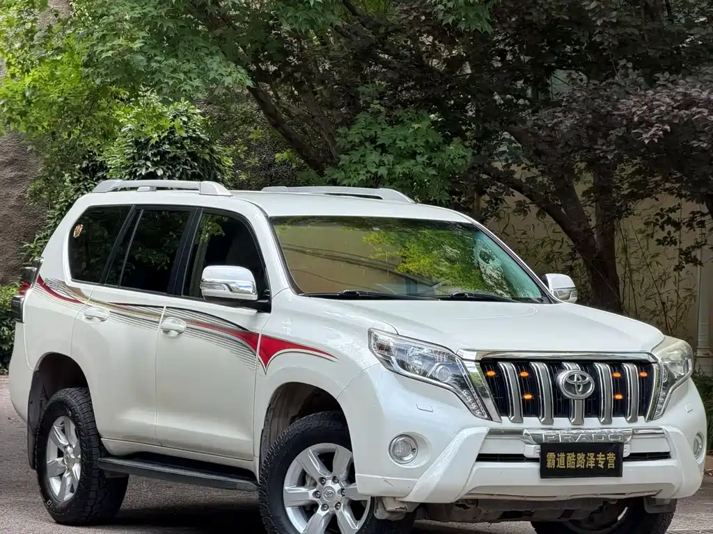 Toyota Prado 2015 — фото 1