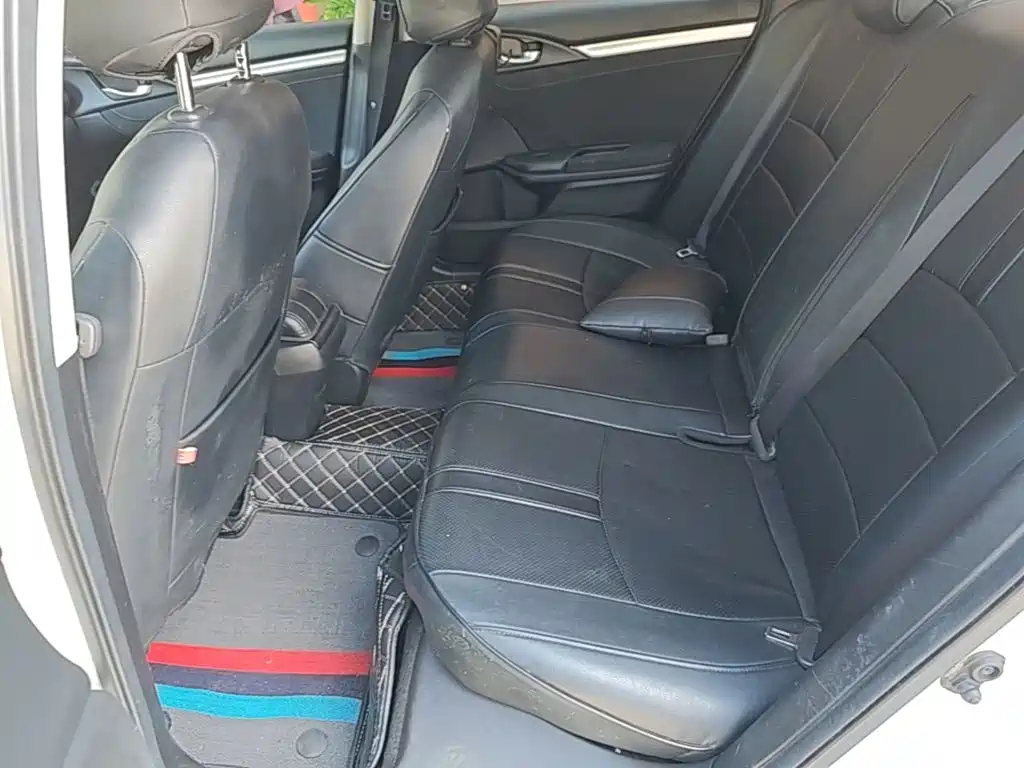 Honda Civic 2020 — фото 17