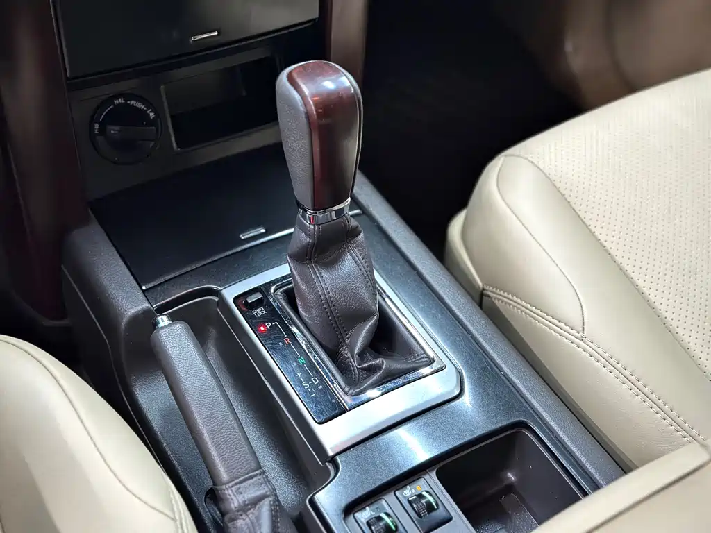 Toyota Prado 2017 — фото 15