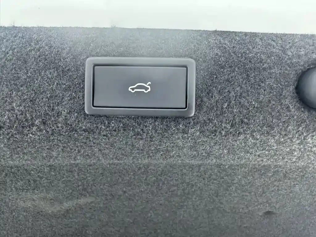 Skoda Octavia 2024 — фото 20