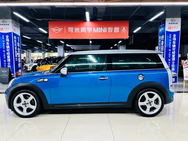 MINI Clubman 2011