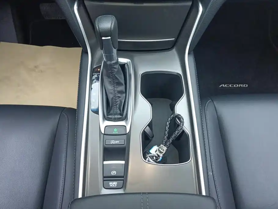 Honda Accord 2022 — фото 16