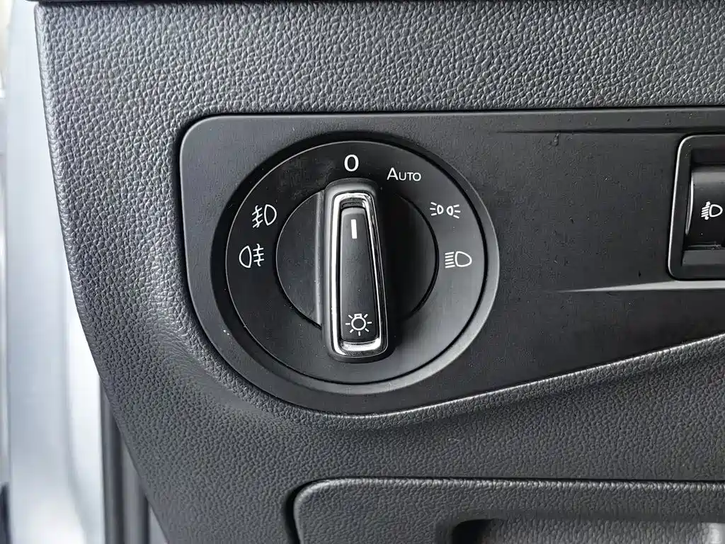 Volkswagen Tiguan L 2017 — фото 21