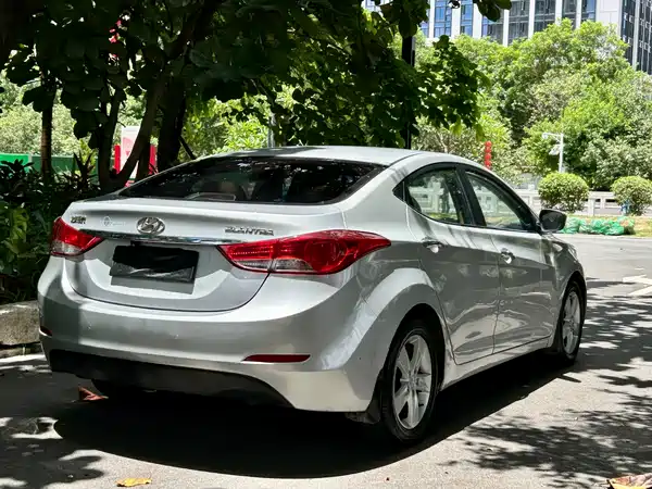 Hyundai Elantra Langdong 2013