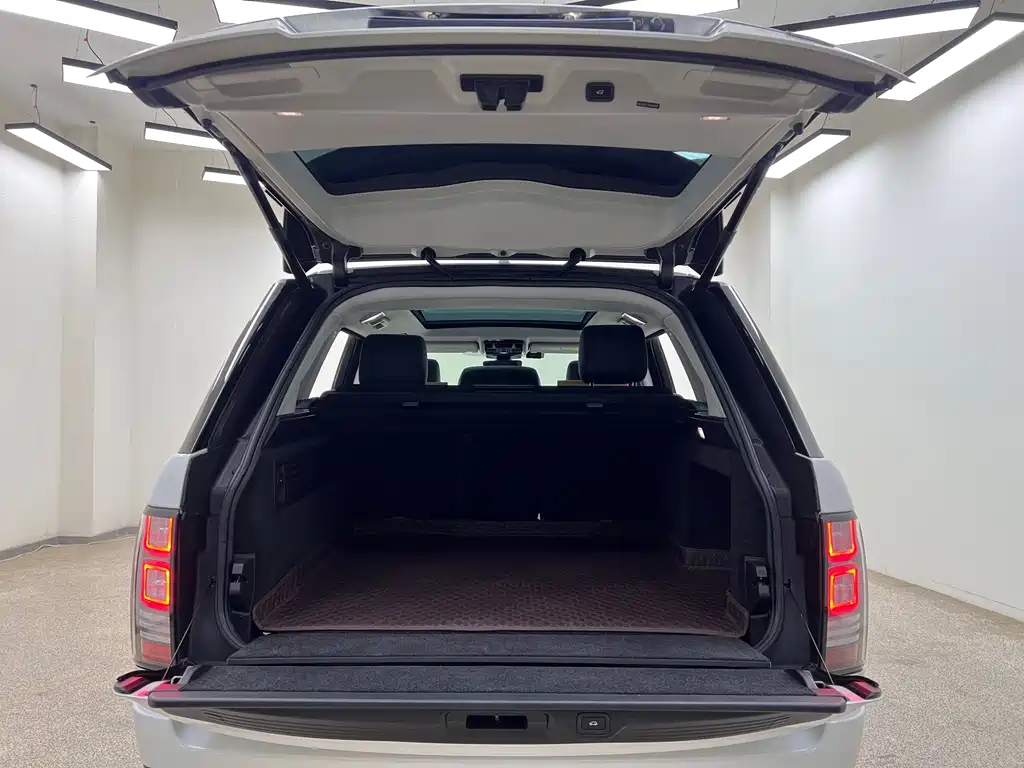 Land Rover Range Rover 2018 — фото 27