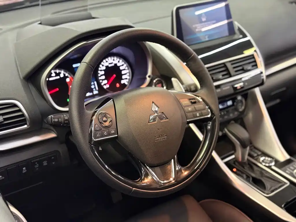 Mitsubishi Eclipse Cross 2018 — фото 7