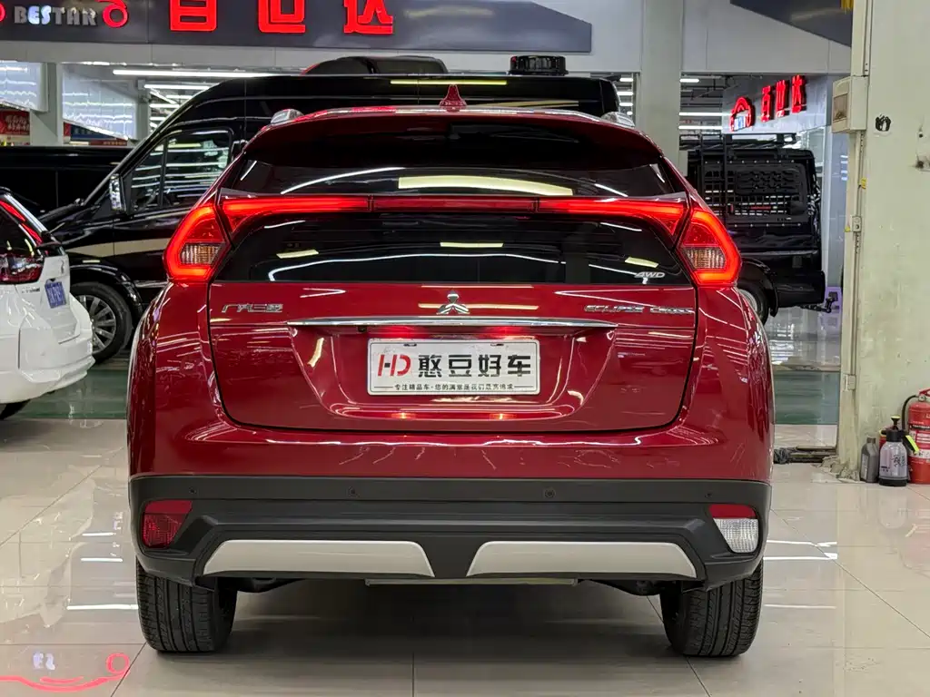 Mitsubishi Eclipse Cross 2018 — фото 19