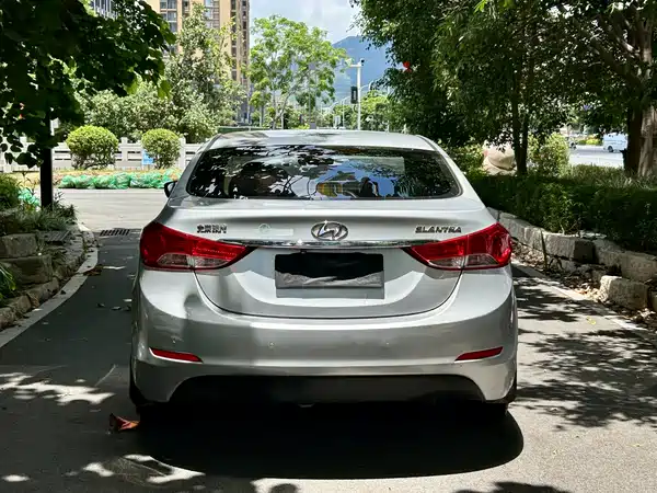 Hyundai Elantra Langdong 2013