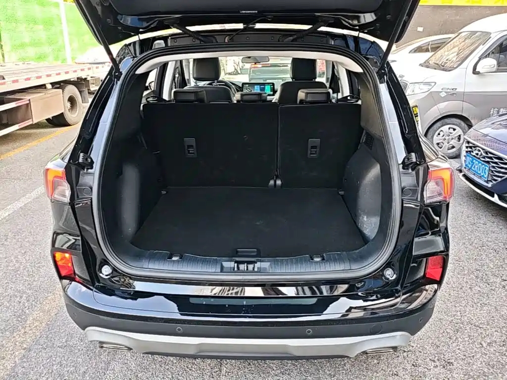 Ford Escape 2023 — фото 19
