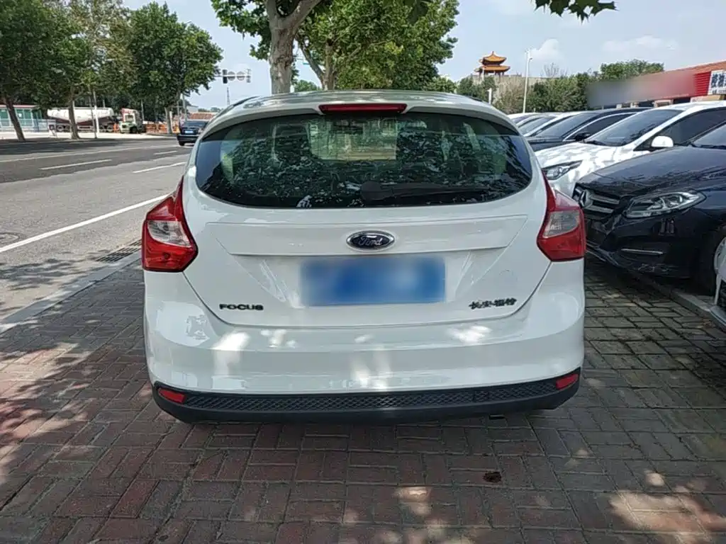 Ford Focus 2015 — фото 6