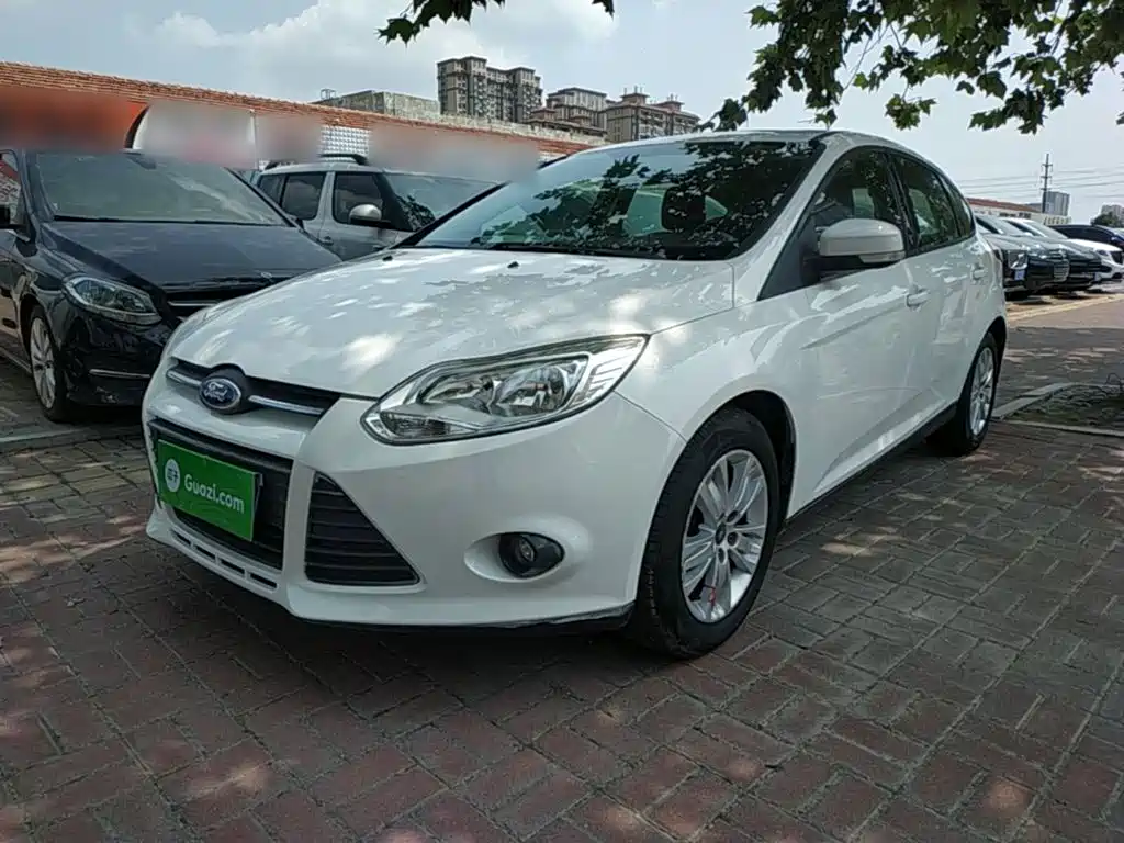 Ford Focus 2015 — фото 1