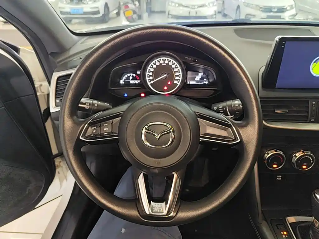Mazda CX-4 2019 — фото 11