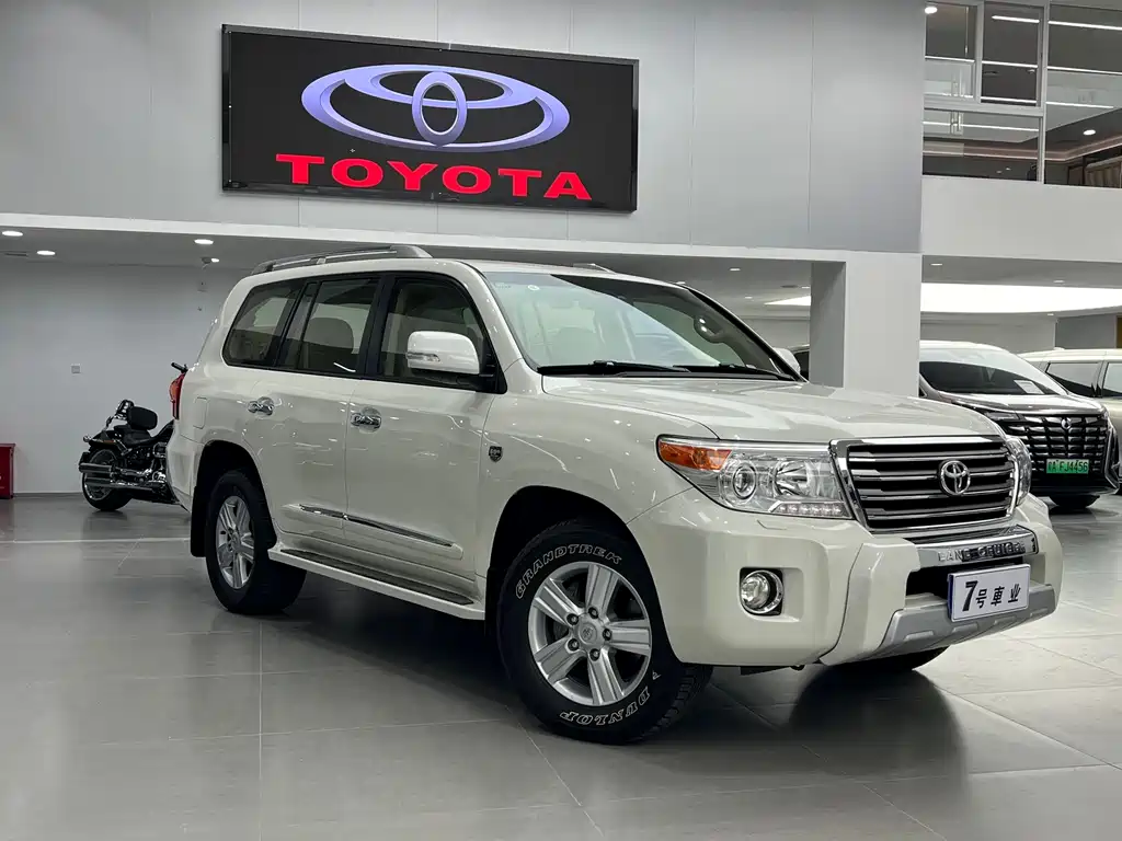 Toyota Land Cruiser 2015 — фото 24