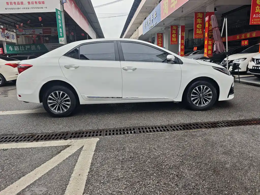 Toyota Corolla 2017 — фото 4