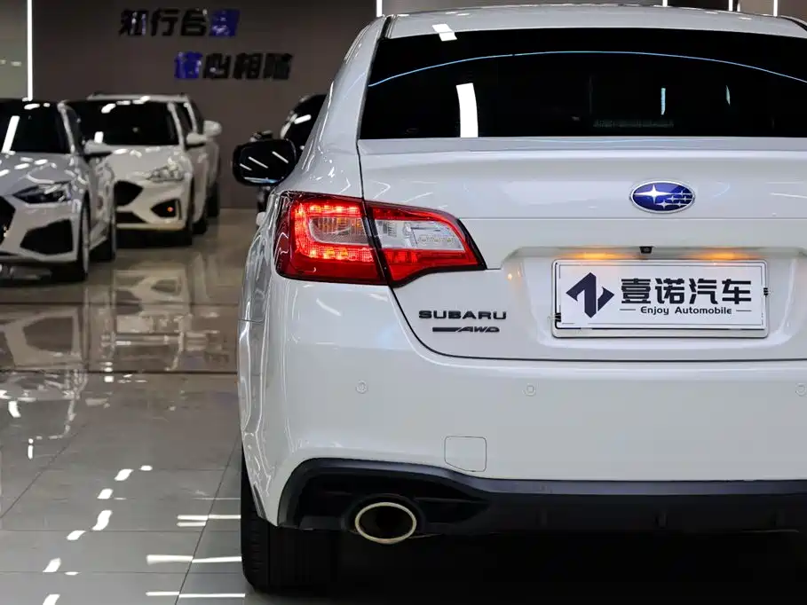 Subaru Legacy 2021 — фото 8