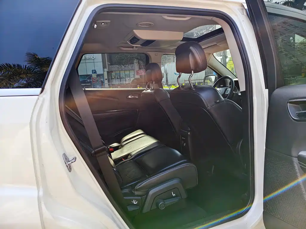 Dodge Journey 2014 — фото 6