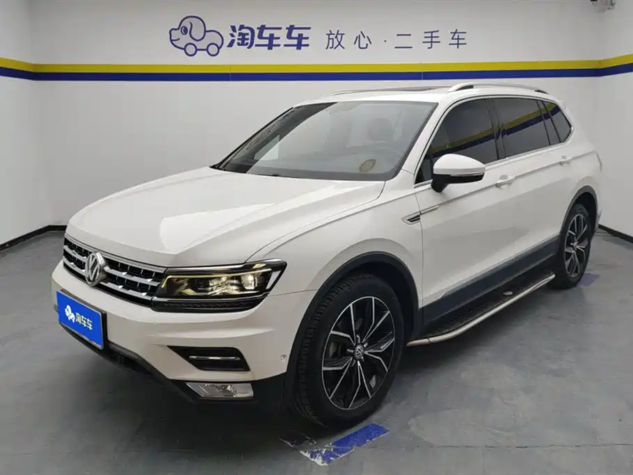 Volkswagen Tiguan L 2017 — фото 1