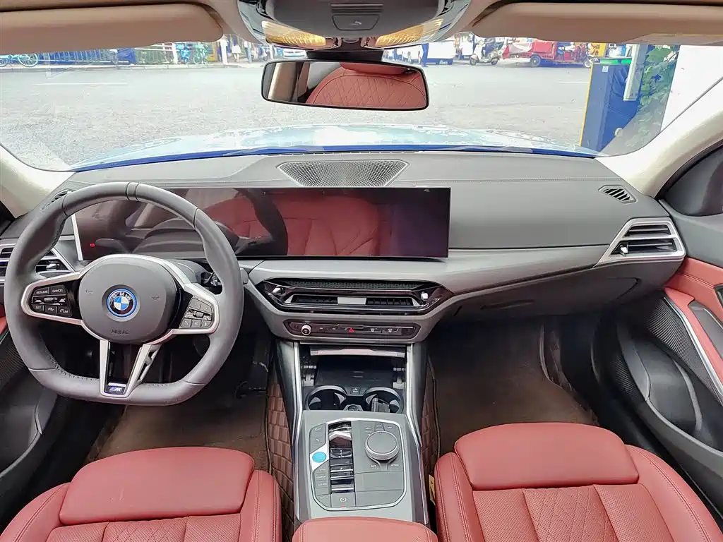 BMW i3 2024 — фото 10