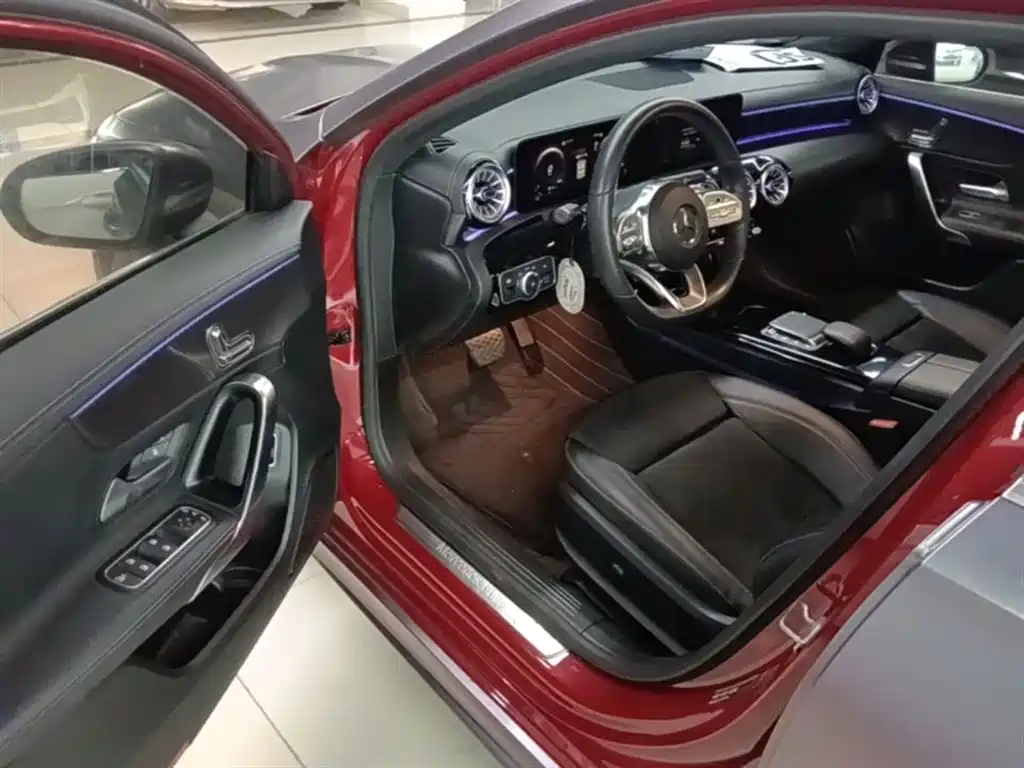 Mercedes-Benz A-Class 2023 — фото 16