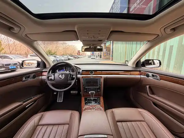 Volkswagen Phaeton 2015