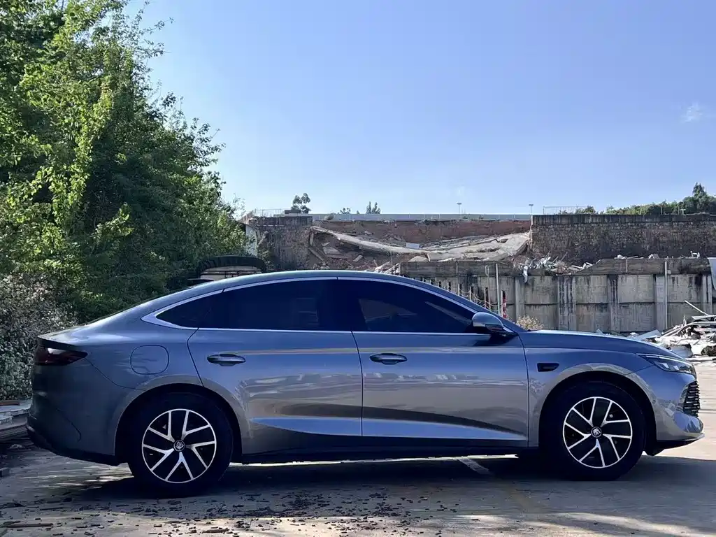 BYD Qin L 2025 — фото 13