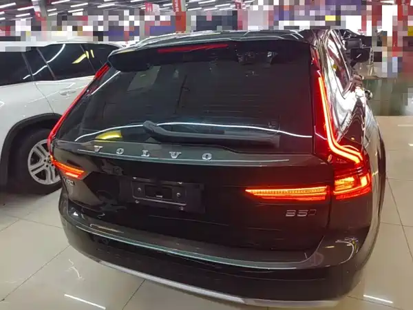 Volvo V90 2021