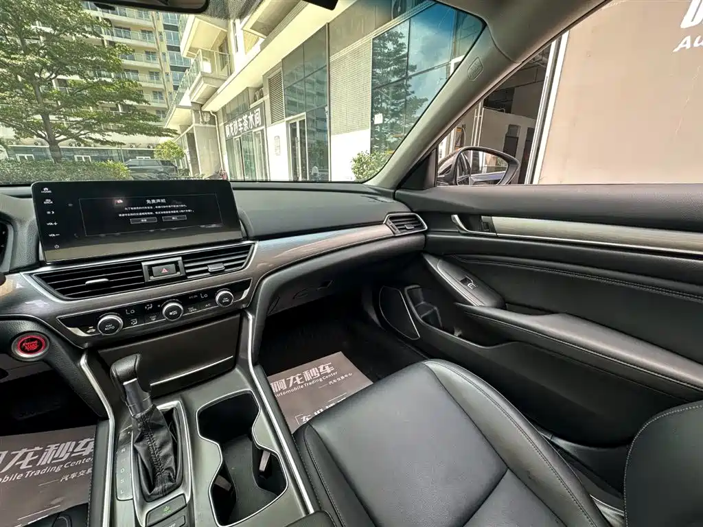 Honda Accord 2022 — фото 24