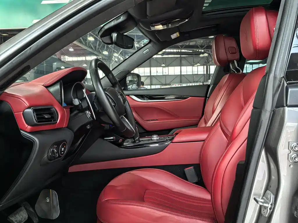 Maserati Levante 2019 — фото 15