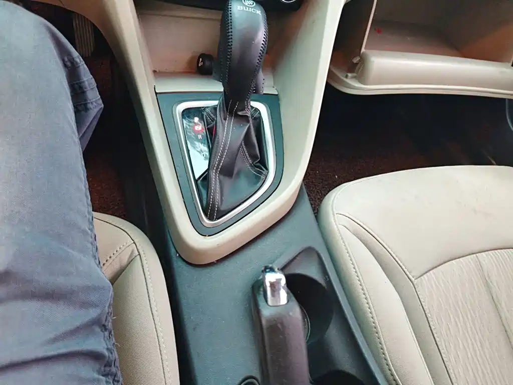 Buick Excelle 2016 — фото 11