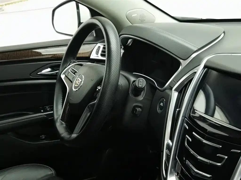 Cadillac SRX 2015 — фото 22