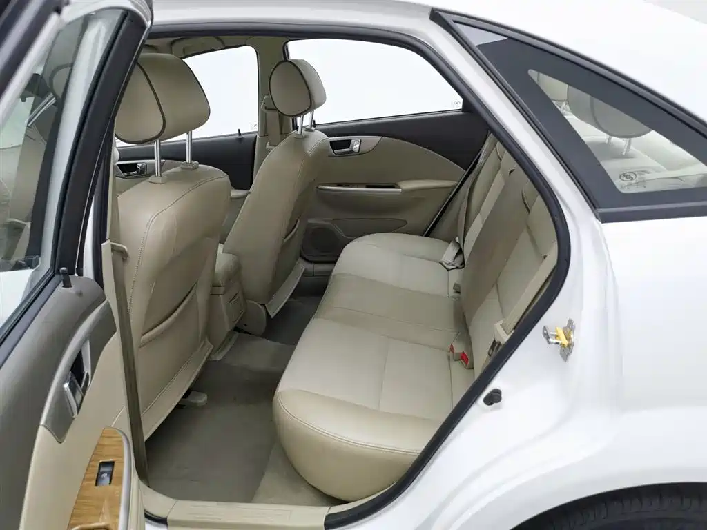 Buick Excelle 2016 — фото 15