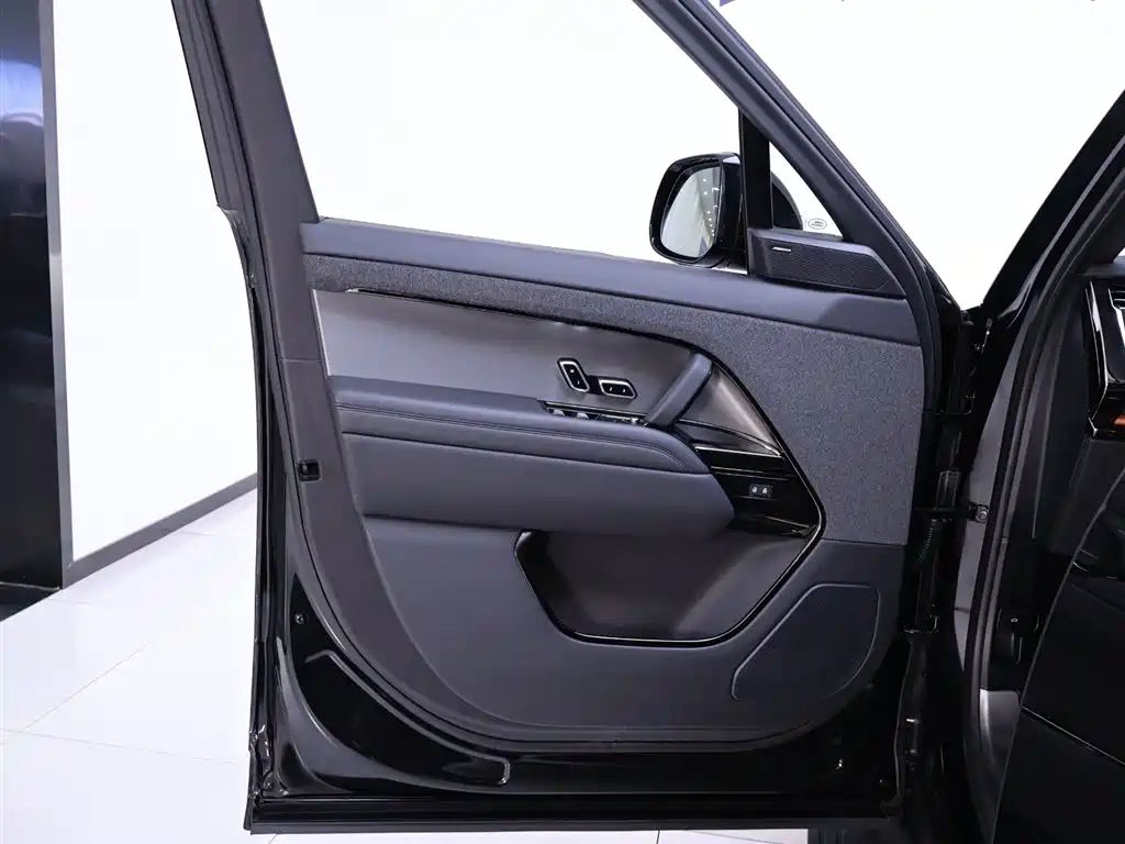 Land Rover Sport 2024 — фото 18