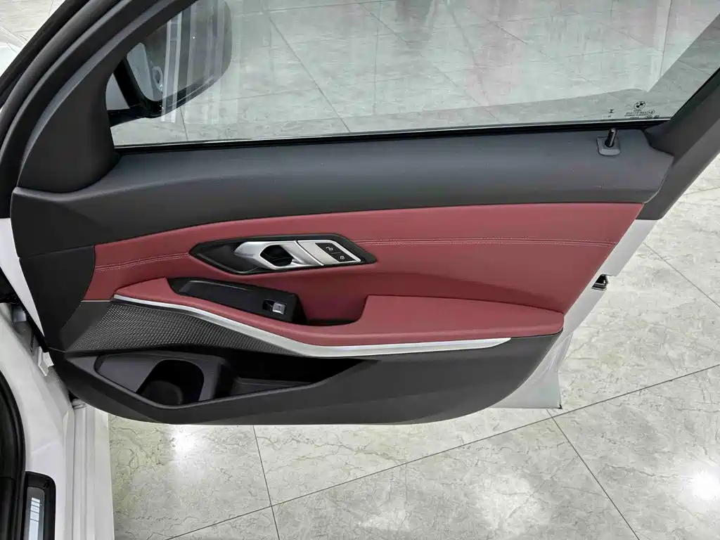 BMW 3 Series 2023 — фото 12