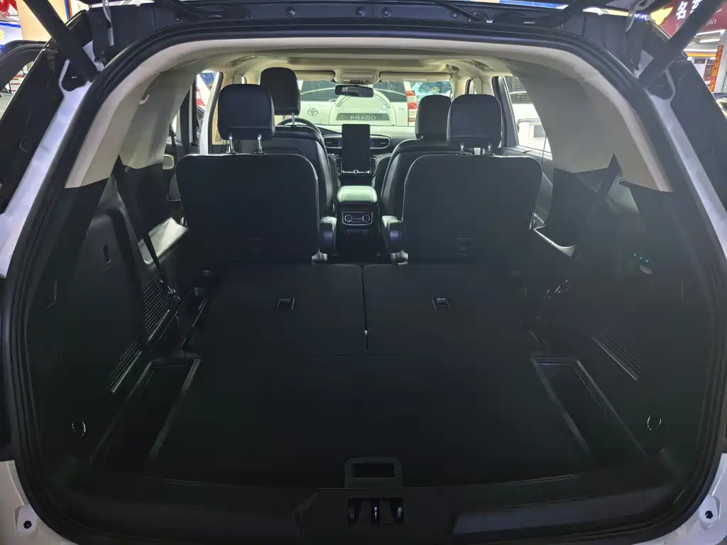Ford Explorer 2021 — фото 10