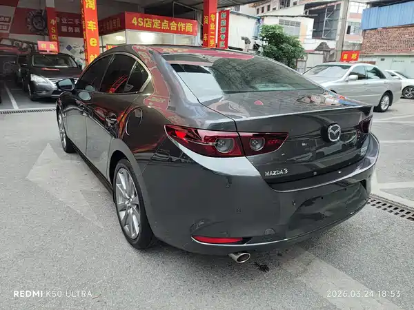 Mazda 3 Axela 2022
