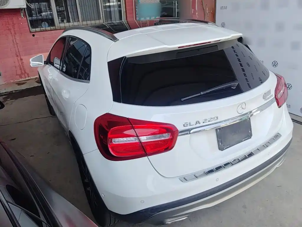 Mercedes-Benz GLA 2015
