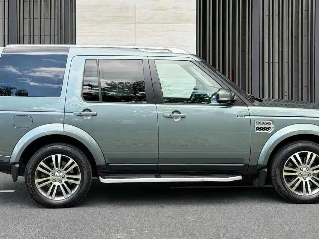 Land Rover Discovery 2014 — фото 2