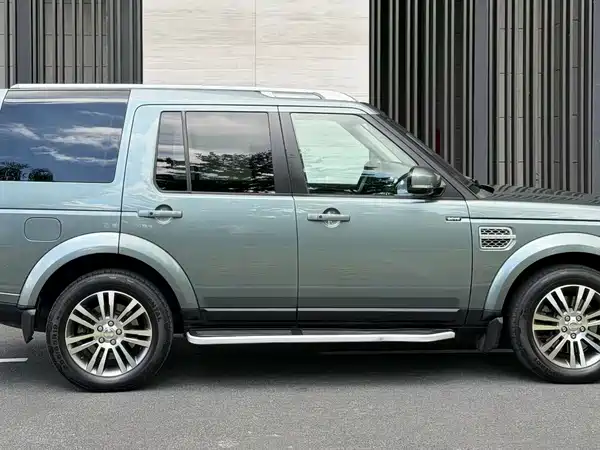 Land Rover Discovery 2014