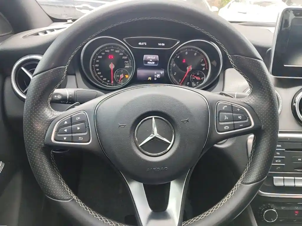 Mercedes-Benz CLA 2017 — фото 11