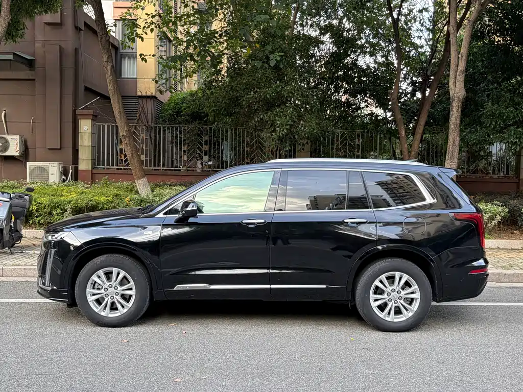 Cadillac XT6 2021 — фото 9