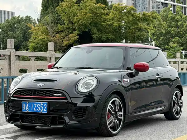 MINI JCW 2020