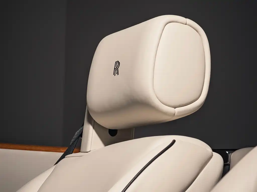 Rolls-Royce Phantom 2015 — фото 11