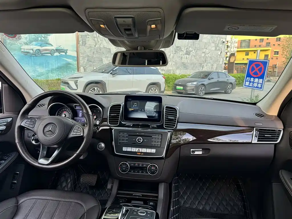 Mercedes-Benz GLS 2018 — фото 6