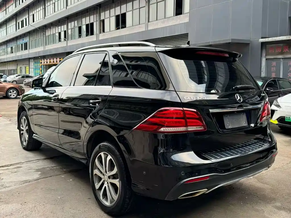Mercedes-Benz GLE 2016