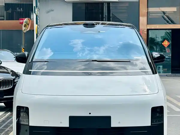 Li Auto MEGA 2025