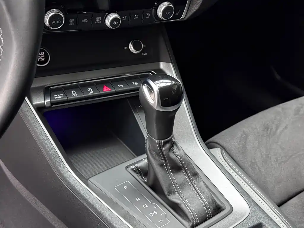 Audi Q3 2022 — фото 10